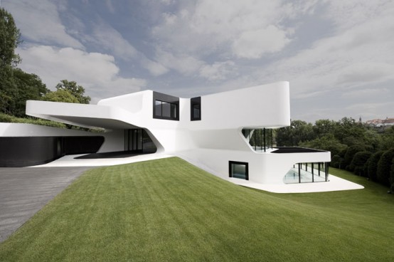 The Most Futuristic House 554x