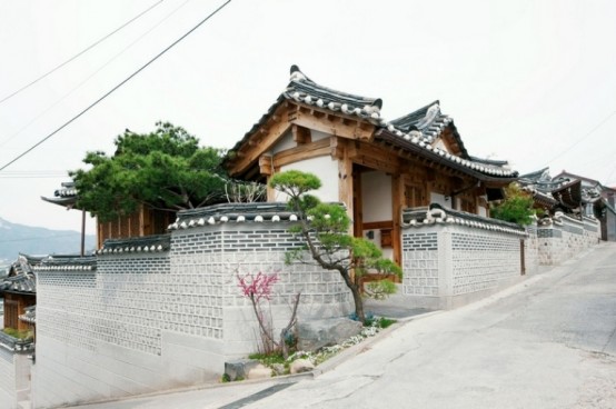 Traditions And Modernity Combined Together In A Cool Korean House