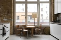 uncluttered-artists-loft-in-neutral-colors-8