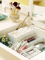 ways-to-organize-your-makeup-and-beauty-products-like-a-pro-1