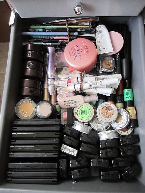 Ways to organize your makeup and beauty products like a pro  23