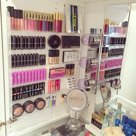 Ways to organize your makeup and beauty products like a pro  28