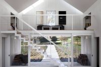 white-barn-like-house-with-modenr-features-5