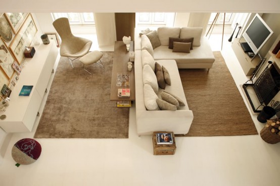 Modern Living Space In Neutral Tones for Family With Three Teenagers