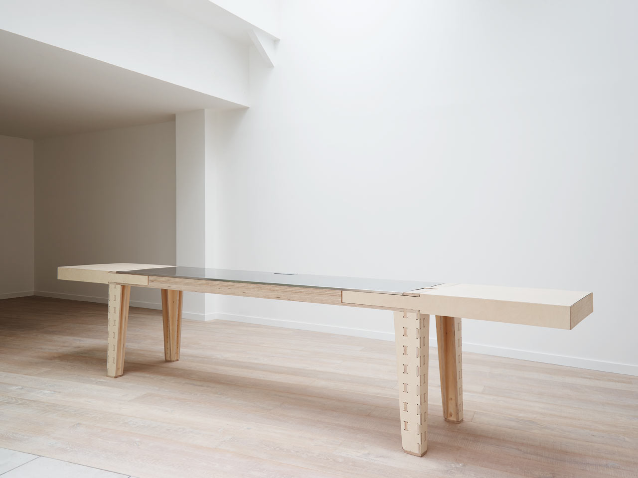 Work and turn multipurpose table with a reversible top  1