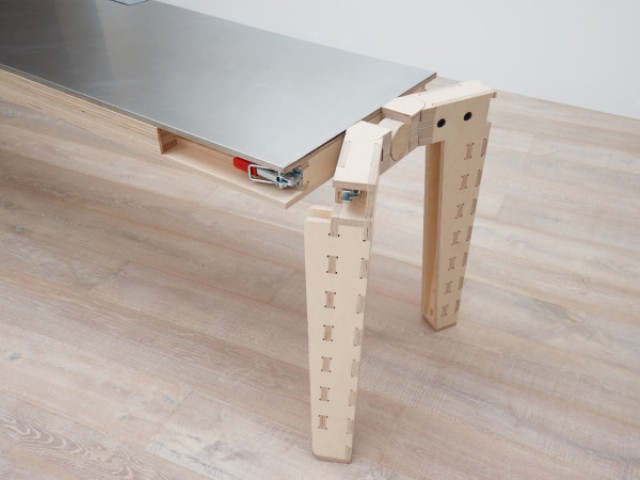 Work and turn multipurpose table with a reversible top  2